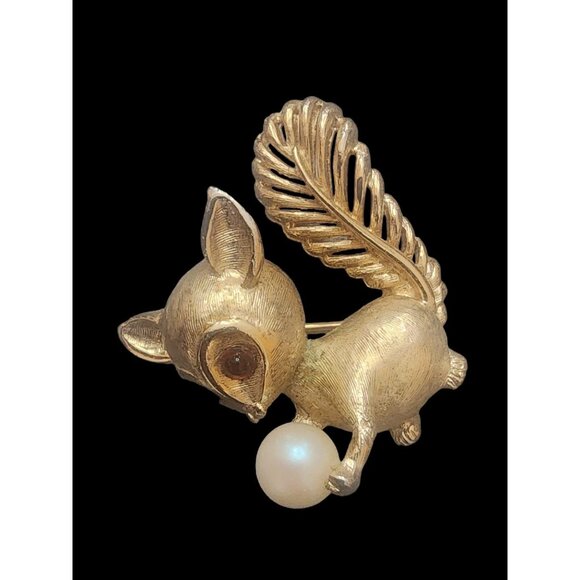 Vintage Signed Boucher #0816b Tiny Squirrel Brooch (A4890) - Picture 2 of 4